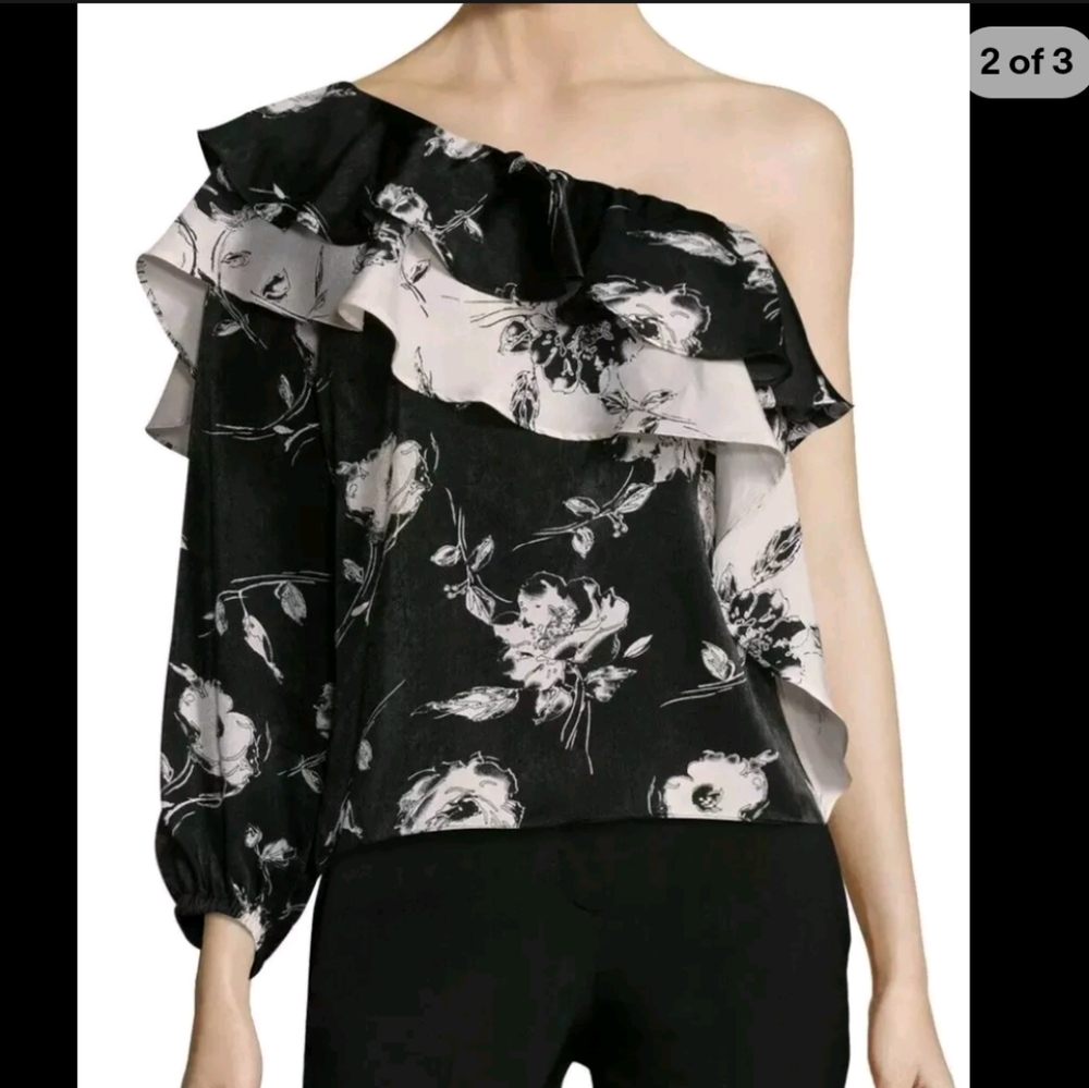 Anthropologie Bella Top by Delfi Collective in black and white floral pattern. R